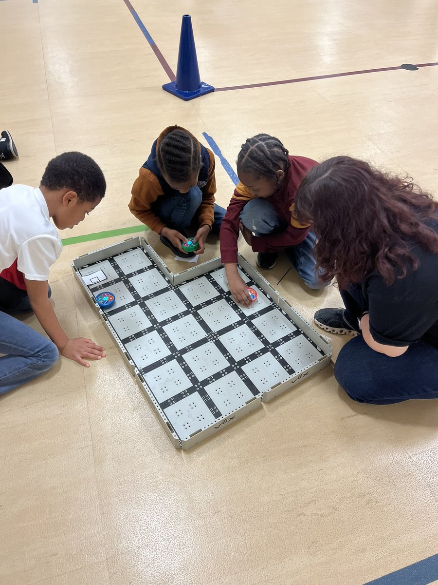 Ashley Moss tweet media