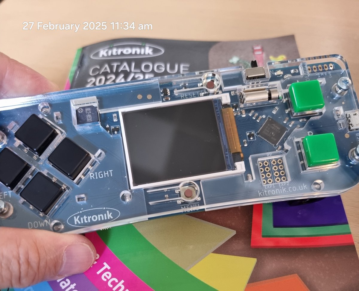 TsuiAllen's tweet image. Thank you @Kitronik for ♥️and RP my #STOPbit post. Reminded me to 'treat' myself to a pack of 100 countersunk M3 screws, set of @microbit_edu USB cables because not USB-C cables work as well your #ArcadeForMicrobit to go with the #MakeCodeArcade I bought last month...