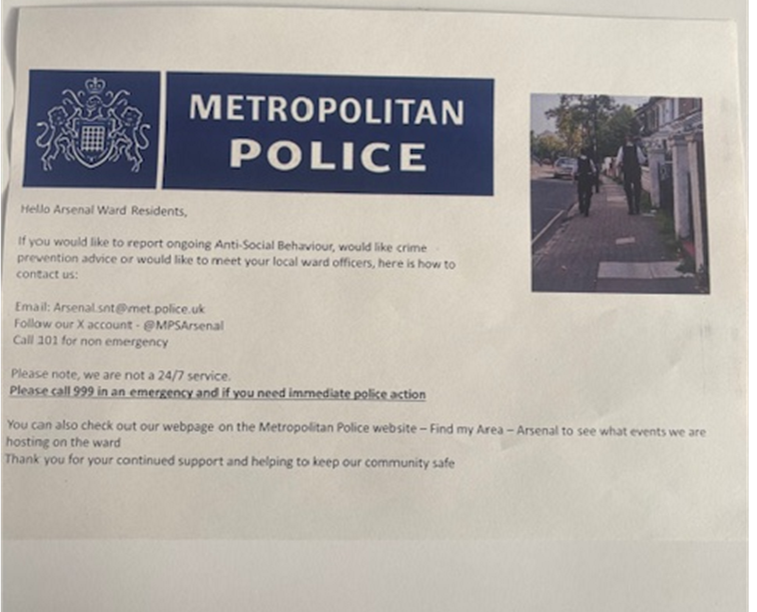MPSArsenal's tweet image. Residents, we have been sticking our posters up in your estates and local businesses, so you are never too far away from knowing how to report to us :)