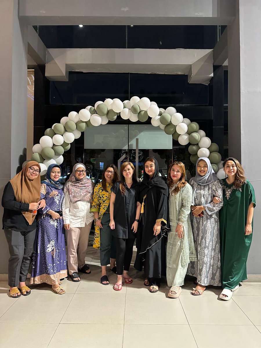 desviisna's tweet photo. Episode 4 : Bukber Kantor part 1
Jobdesk: Seksi repot muter mulu seharian. Capek deh pokoknya 😅 

Kamu udah berapa episode bukbernya? Hahaha

#RamadanKareem https://t.co/eBXvYiMXZP