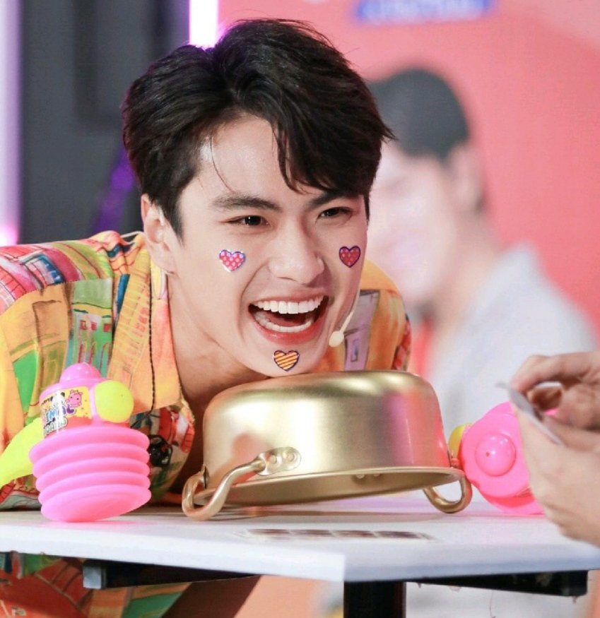 ZinMar223's tweet photo. Happy Birthday ที่รัก  🧡🎉🎉
Wishing you many more candles to blow!
Happy 25TH OHM PAWAT
#HappyOhmPawat25th
#ยิ้ม5พันของโอมภวัต
#OhmPawat https://t.co/rgMARqaZIn