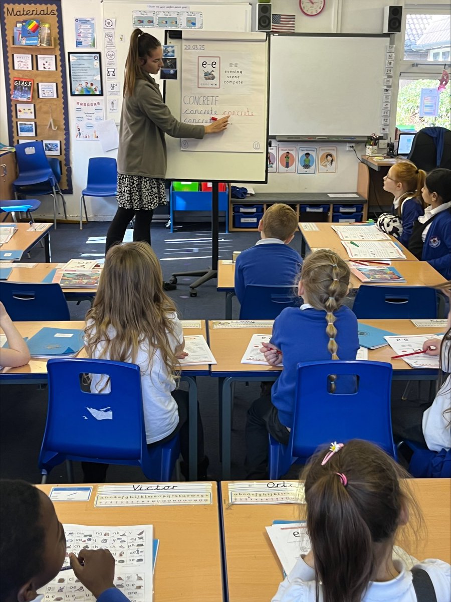 HubFlying's tweet photo. Great to see the teachers’ growing confidence and knowledge and the consistency of routines with No Nonsense Phonics teaching during a Literacy Specialist day at Walton Peak FHA this week! Keep up the good work 👏👏 #partnerschools #englishhub #welovephonics https://t.co/XRKg32szPm