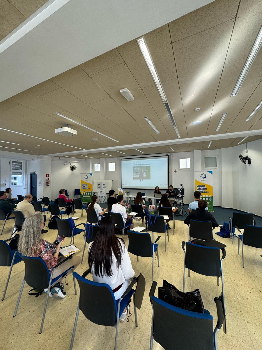 EXPERProject's tweet image. 🚀 Inspiring the Next Generation of Thinkers!

The "University We Want" Essay Call, part of the EXPER Project, has sparked a powerful youth dialogue on the green and blue economy in the Canary Islands!

🏆Young students shared their vision for the future of universities,…