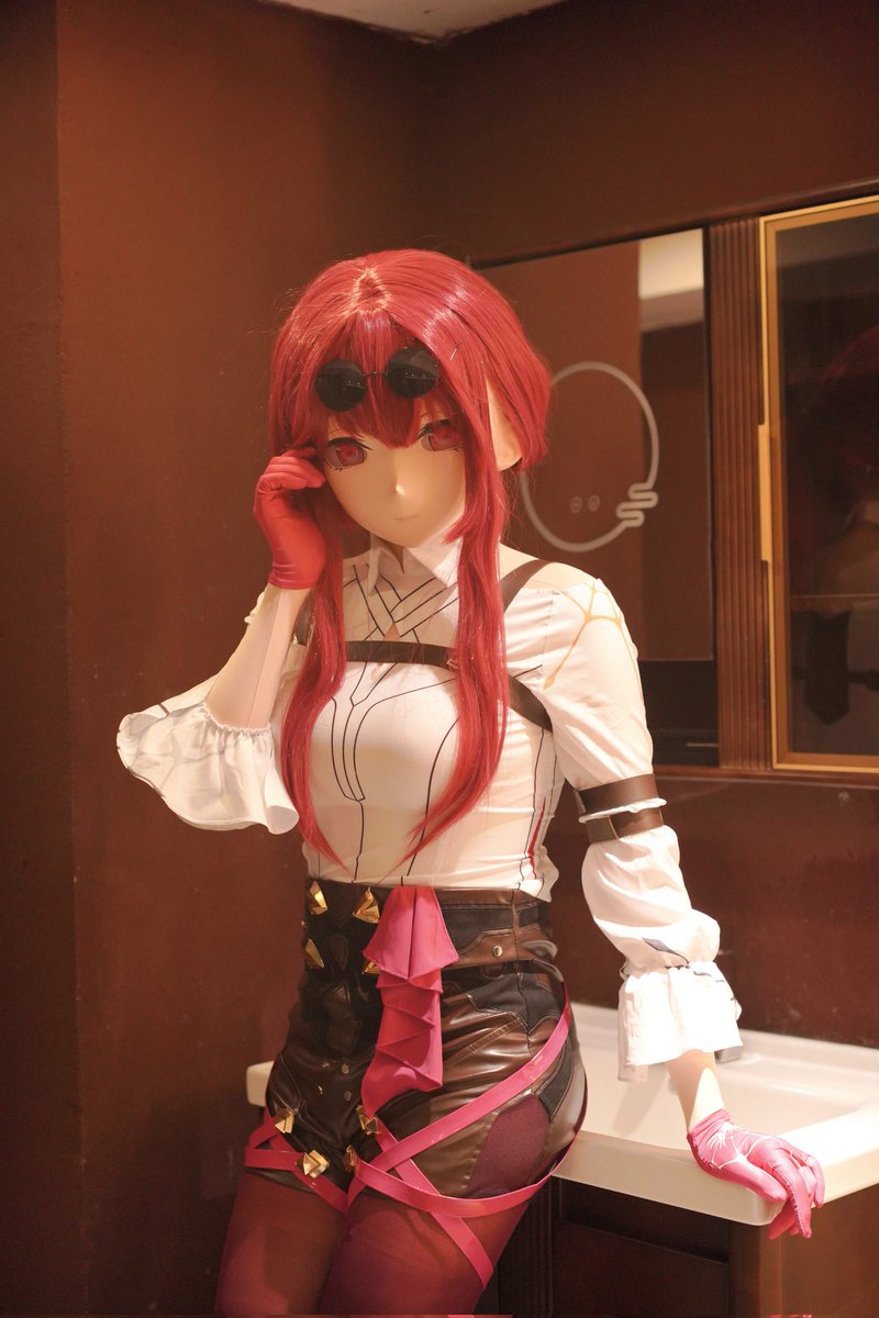好久没发东西啦，之后想多拍点公式服的照片呢
#kigurumi #卡芙卡 #Kafka #崩坏星穹铁道 #HonkaiStarRail 
📷： <a href="/Xifan_Xiao042/">小斯坦尼康</a>