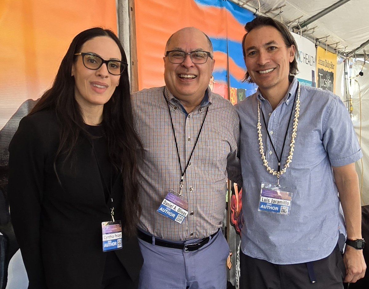 olivasdan's tweet image. Happy #FridayReads, hermano! Last weekend, I had a wonderful time as a guest author of the Tucson Festival of Books on the beautiful University of Arizona campus. Here are a few photos from the festival. Looking forward to next year! @TFOB #TFOB