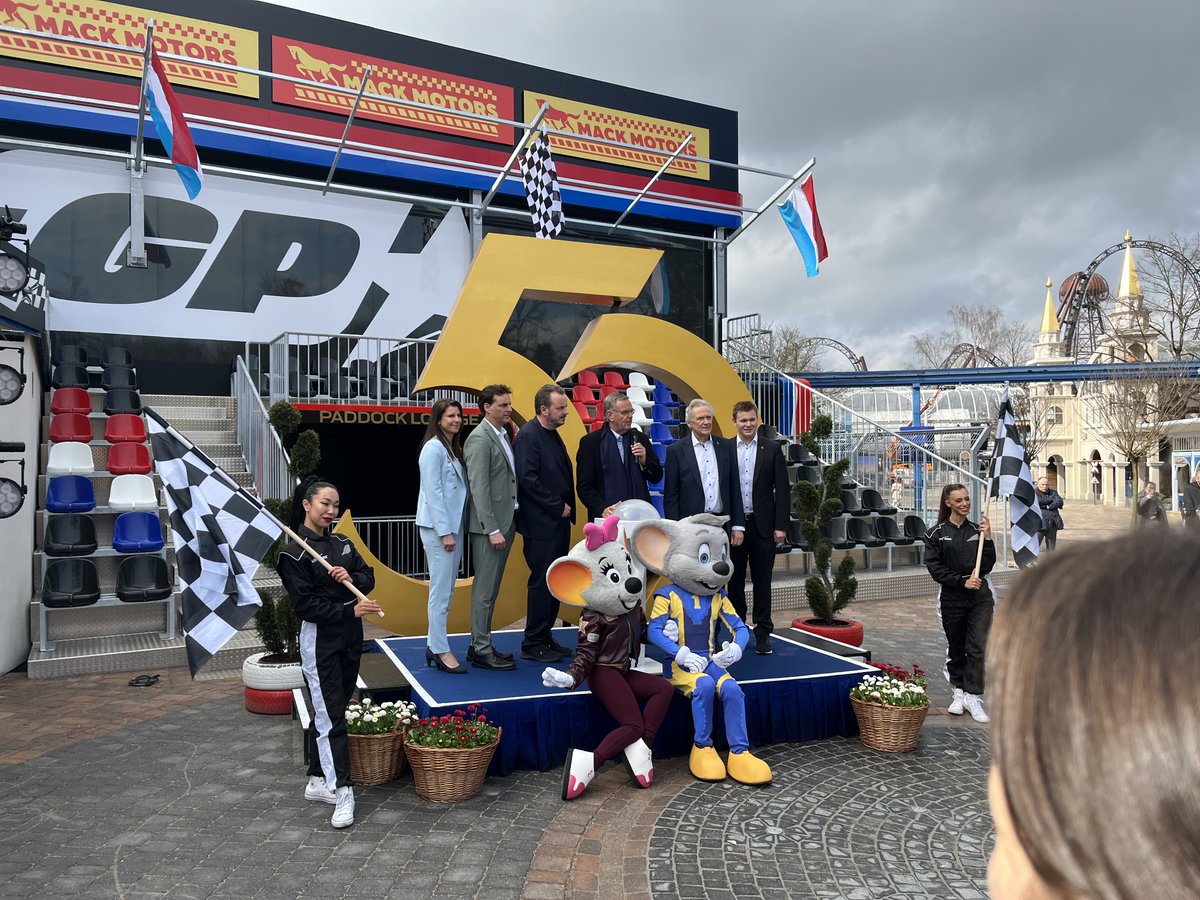 Vorige week donderdag vond de persconferentie plaats ter ere van het 50-jarig bestaan van Europa-Park. En Marwin was erbij!
🏎️ Een nieuwe attractie
🚗 Een splinternieuwe parade
🏨 Een grote verandering bij Silver Star – maar wát?
Luister via: bit.ly/41GpOGo