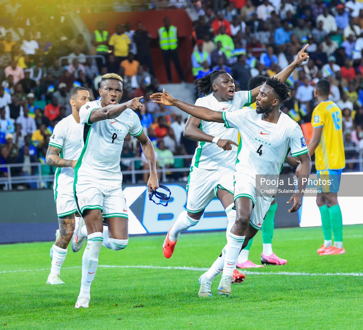 gregdaniels49's tweet photo. Victor Osimhen points to Ademola Lookman after scoring for putting up a grand cross and was like, "Shun! You too good." https://t.co/VS8xfNgr7j