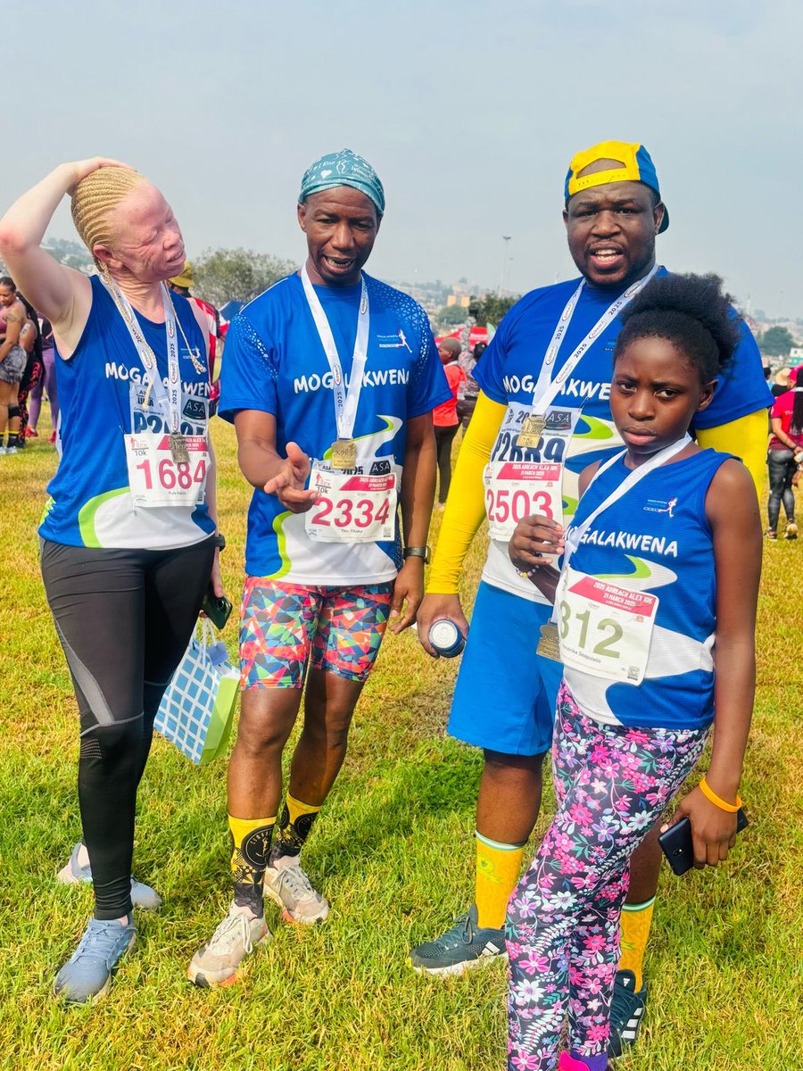 mogalakwenaac's tweet photo. Re leboga @RunAlexAC ka ge le re amogetse ka motseng wa Alexander. Re ipshinne kudu kudu, re re le ngwaga o latelago, re tla ka makatana a namane. Lerato ke leo 💚💙🤍❤️ #FromHereWeRise #AdreachAlex10k #IPaintedMyRun #TrapnLos https://t.co/wj0e4hKX82