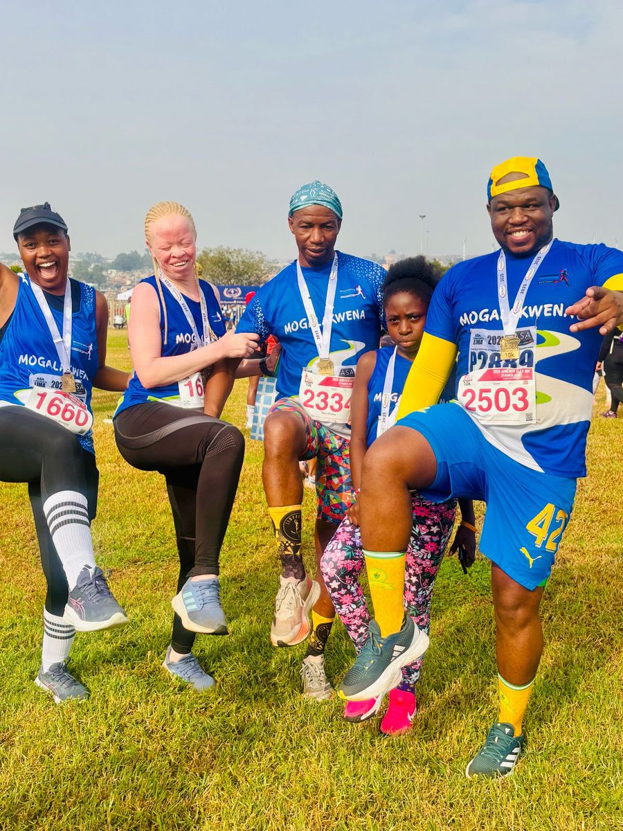 mogalakwenaac's tweet photo. Re leboga @RunAlexAC ka ge le re amogetse ka motseng wa Alexander. Re ipshinne kudu kudu, re re le ngwaga o latelago, re tla ka makatana a namane. Lerato ke leo 💚💙🤍❤️ #FromHereWeRise #AdreachAlex10k #IPaintedMyRun #TrapnLos https://t.co/wj0e4hKX82
