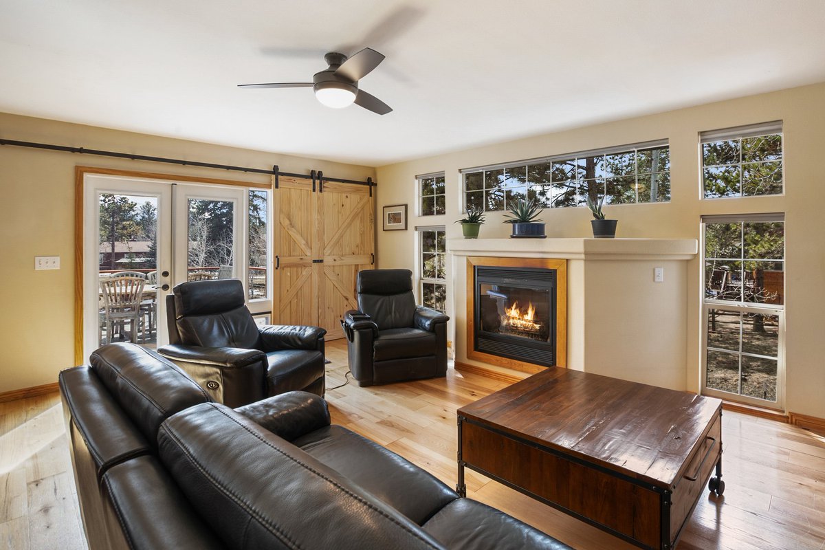 JasonRoshek's tweet photo. Step into luxury with a spacious kitchen and a primary suite oasis! ✨ Don't miss out: https://t.co/ePhC765kFz https://t.co/o5vMlQluJk