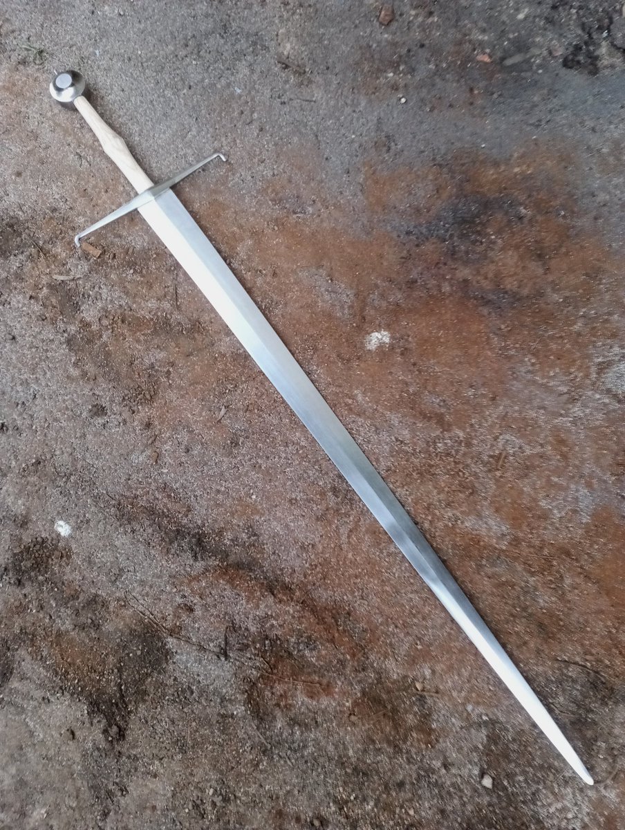 Been focusing a lot on the giant sword lately but this one is also ...