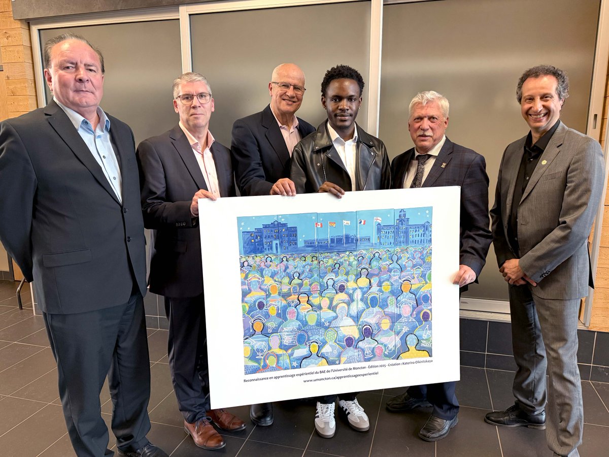 Le Bureau d’apprentissage expérientiel (BAE) de l'UMoncton a souligné la contribution de Francis Sonier, Yahia Djaoued, Steve Yoletsa Fonkou et Bernard Morin, lors de la 34e Journée des affaires de l'UMCS. Bravo! Ils sont accompagnés de Louis Lebouthillier et Hazouz Bezaz du BAE.