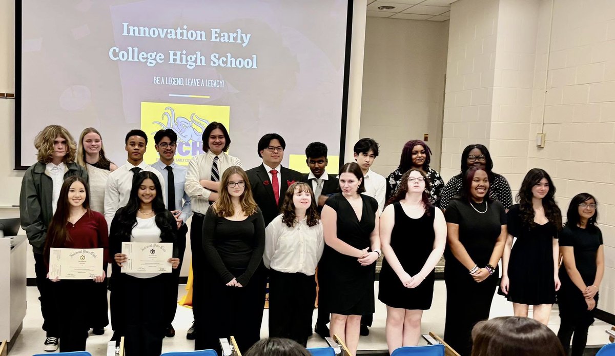 Recently, we held inductions for the National Beta Club and National English Honor Society. Our club leaders did a great job leading the ceremony! Congratulations to all of the inductees!