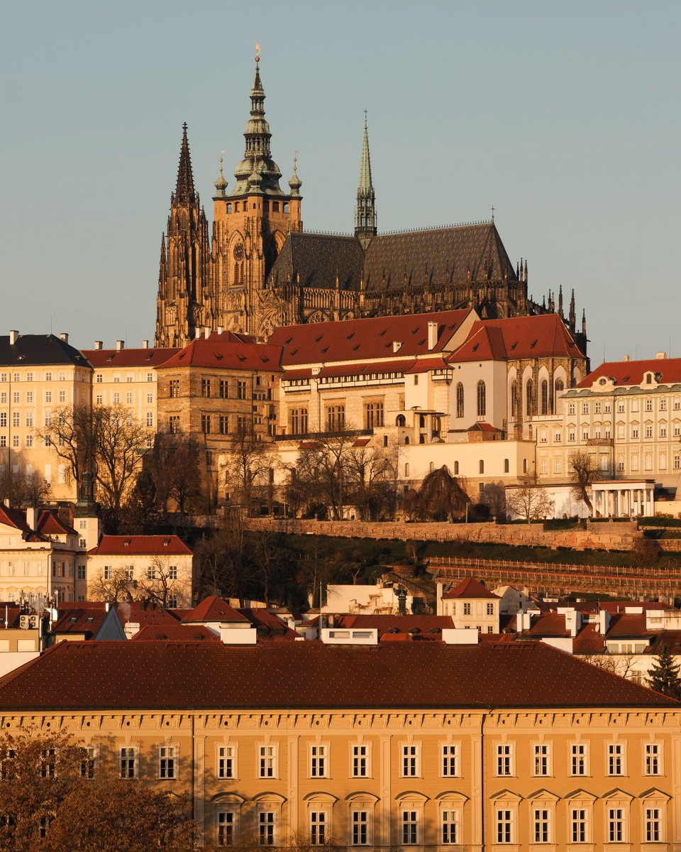 Prague Castle in colours! ✨ Enjoy the most stunning views of Prague from #fsprague rooms, suites and terraces. ​
#fsprague #fourseasons #prague #praguecastle #roomwithaview