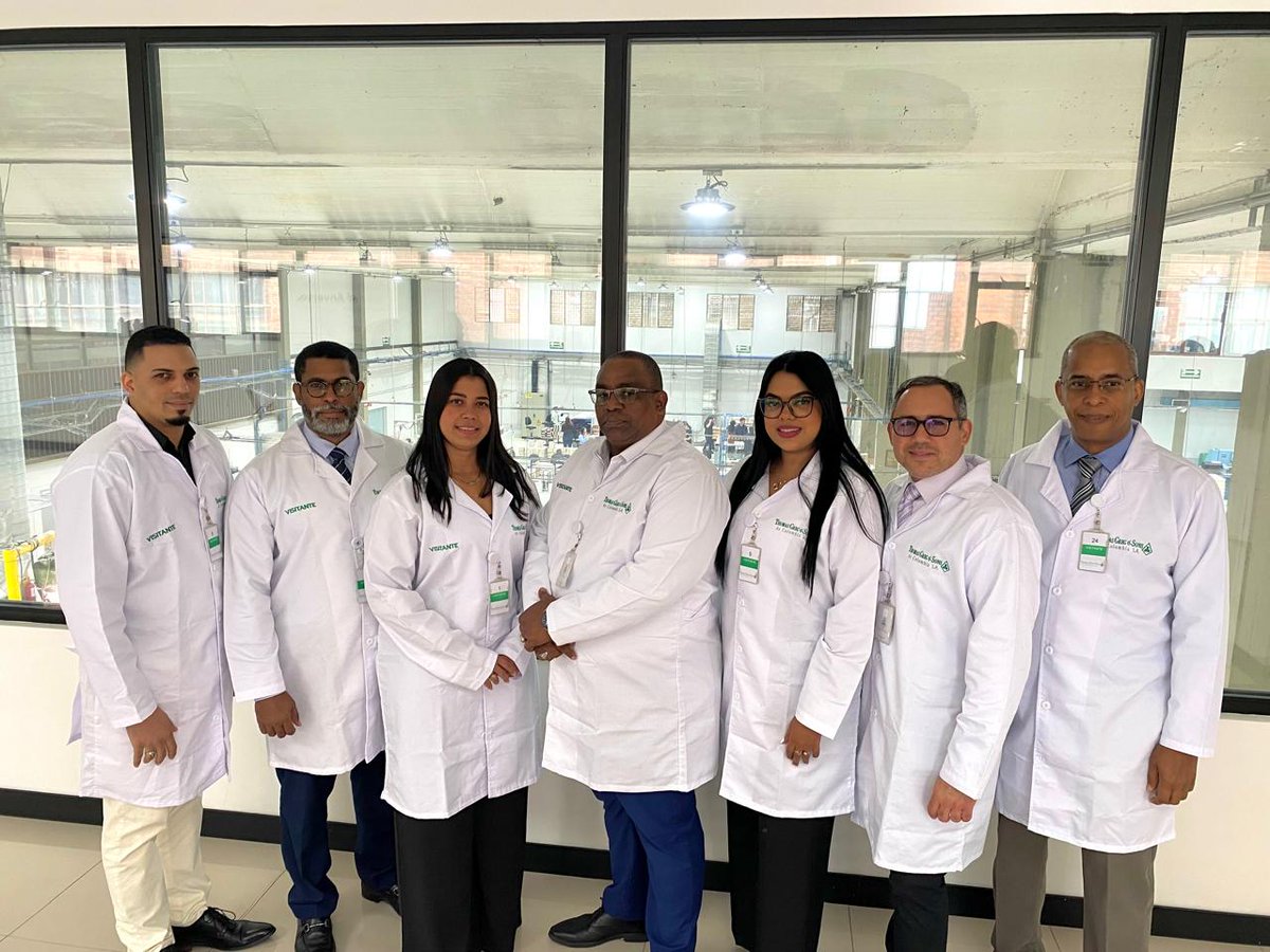 Comprometidos con la innovación y el futuro de nuestro país, recientemente, una delegación de nuestra institución estuvo en Bogotá, Colombia, ampliando sus conocimientos sobre las mejores prácticas para la implementación de nuestro pasaporte electrónico.

Compartimos experiencias