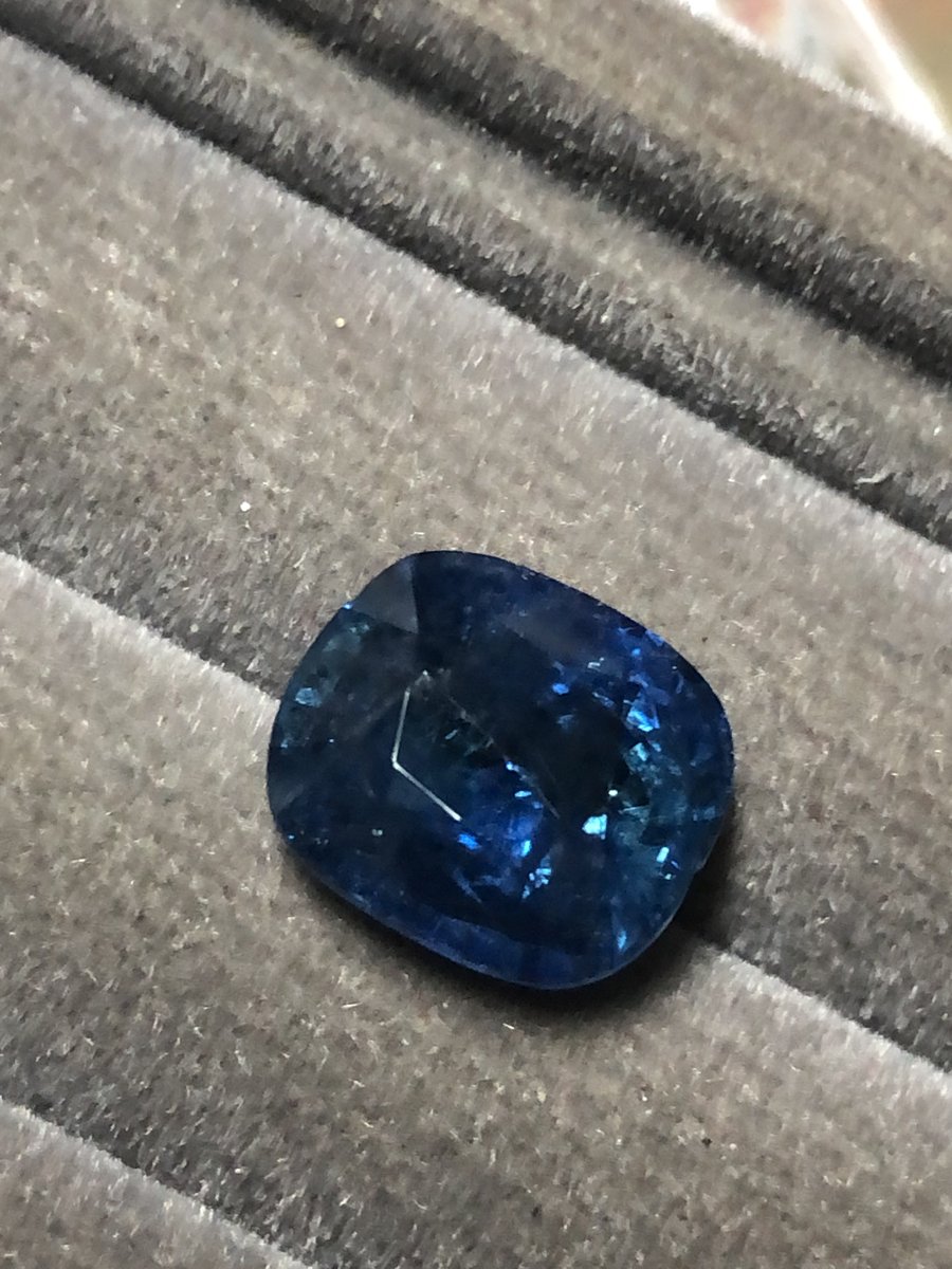 WeLoveGems's tweet photo. A nice piece of #burmese #natural #Myanmar #gems #gemstones #blue #sapphire that will perfectly match up 4UR #pendent #rings #jewelry #Jewellery. 

👌5.41cts.
👌including certificate.

WhatsApp ~ (+959426939534) https://t.co/DAy7H1ipUO