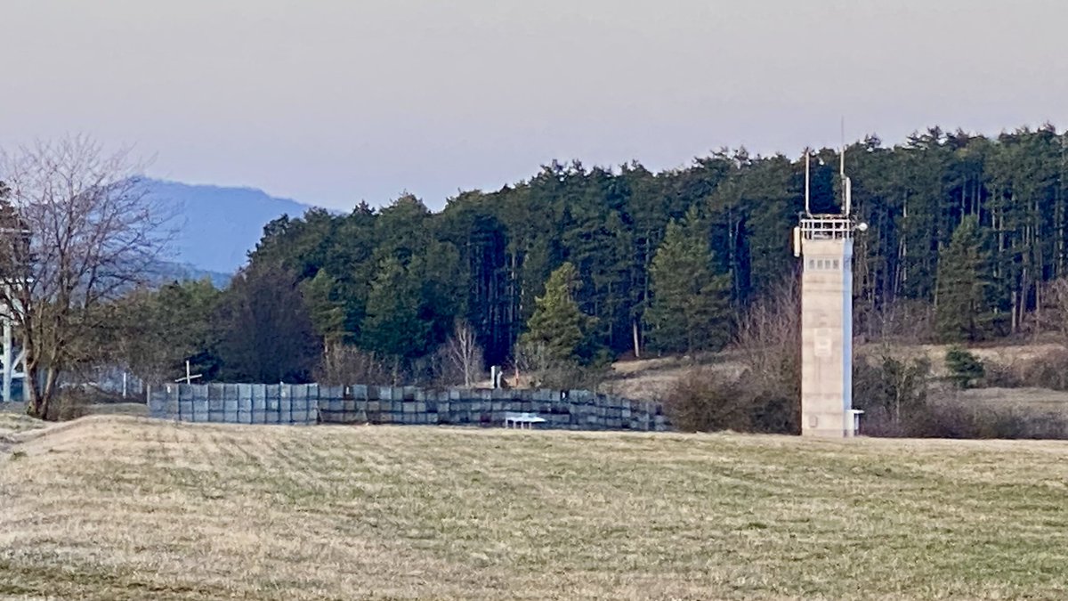 Jens Schöne (@schoene_jens) on Twitter photo Dereinst eine tödliche Grenze, nun ein grünes Band: die Schnittstelle zwischen #Thüringen und #Hessen. Auf Einladung von <a href="/_PointAlpha/">Point Alpha Stiftung</a> ist heute die #Provinzlust hier zu Gast. Ich freue mich!
<a href="/bretschneider_u/">uta bretschneider</a> <a href="/Aufbau_Verlag/">Aufbau Verlage</a> Dereinst eine tödliche Grenze, nun ein grünes Band: die Schnittstelle zwischen #Thüringen und #Hessen. Auf Einladung von <a href="/_PointAlpha/">Point Alpha Stiftung</a> ist heute die #Provinzlust hier zu Gast. Ich freue mich!
<a href="/bretschneider_u/">uta bretschneider</a> <a href="/Aufbau_Verlag/">Aufbau Verlage</a>