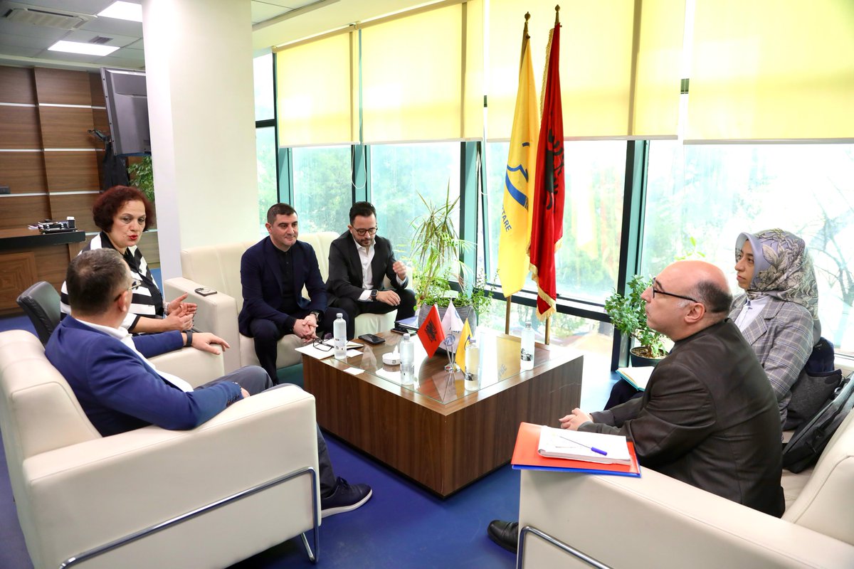 UPU_UN's tweet photo. 📍Tirana: During its third operational readiness for #eCommerce workshop, UPU met with Albanian Deputy Minister Enkelejda Muçaj, CEO of Albanian Post Ardit Demiri & AKEP Chair Gentian Sala to discuss ongoing collaboration & #Albania’s role in the regional #PostalDevelopment🤝 https://t.co/xKkjlzn7dj