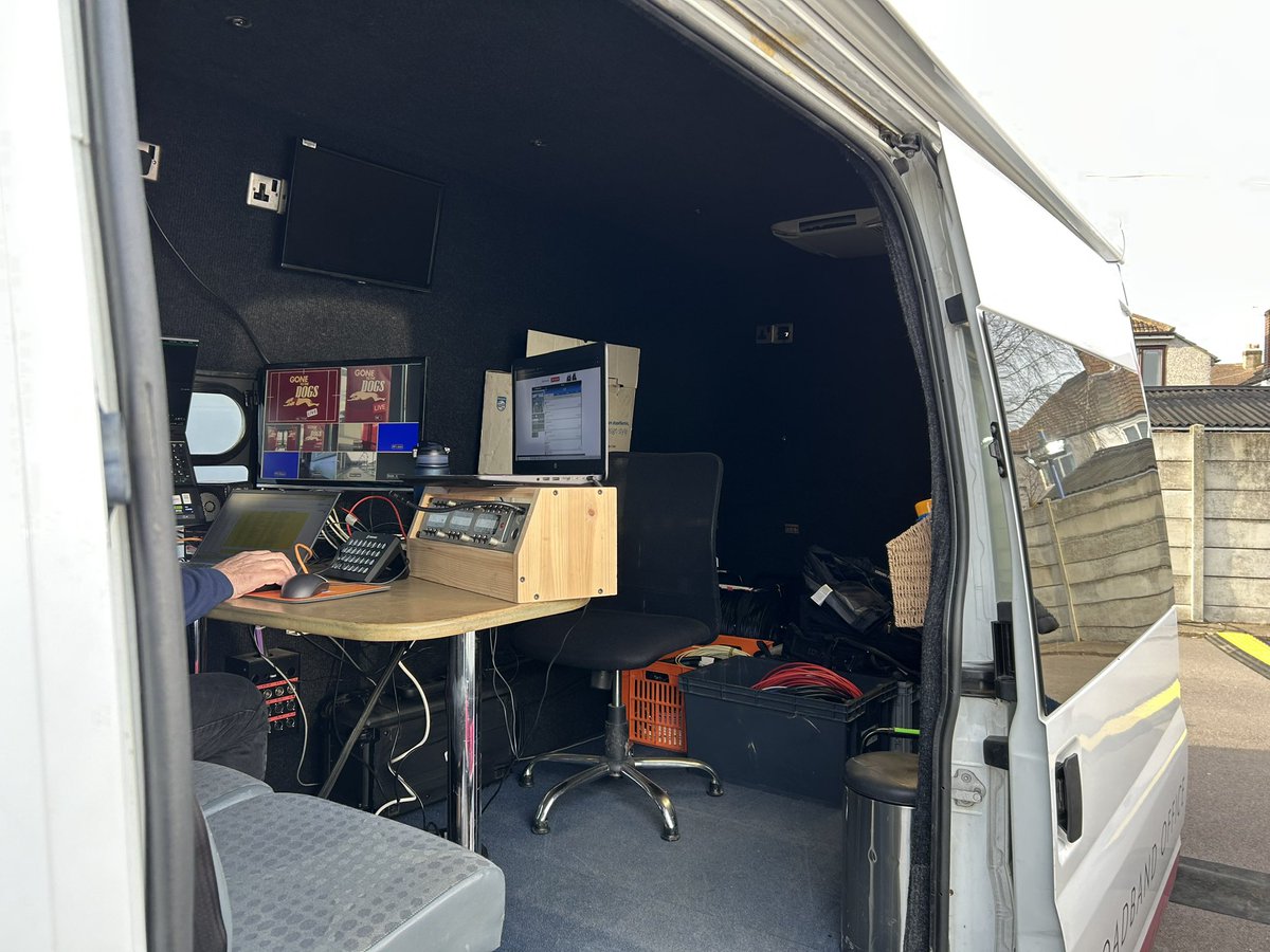 Project 4 Broadcast tweet media