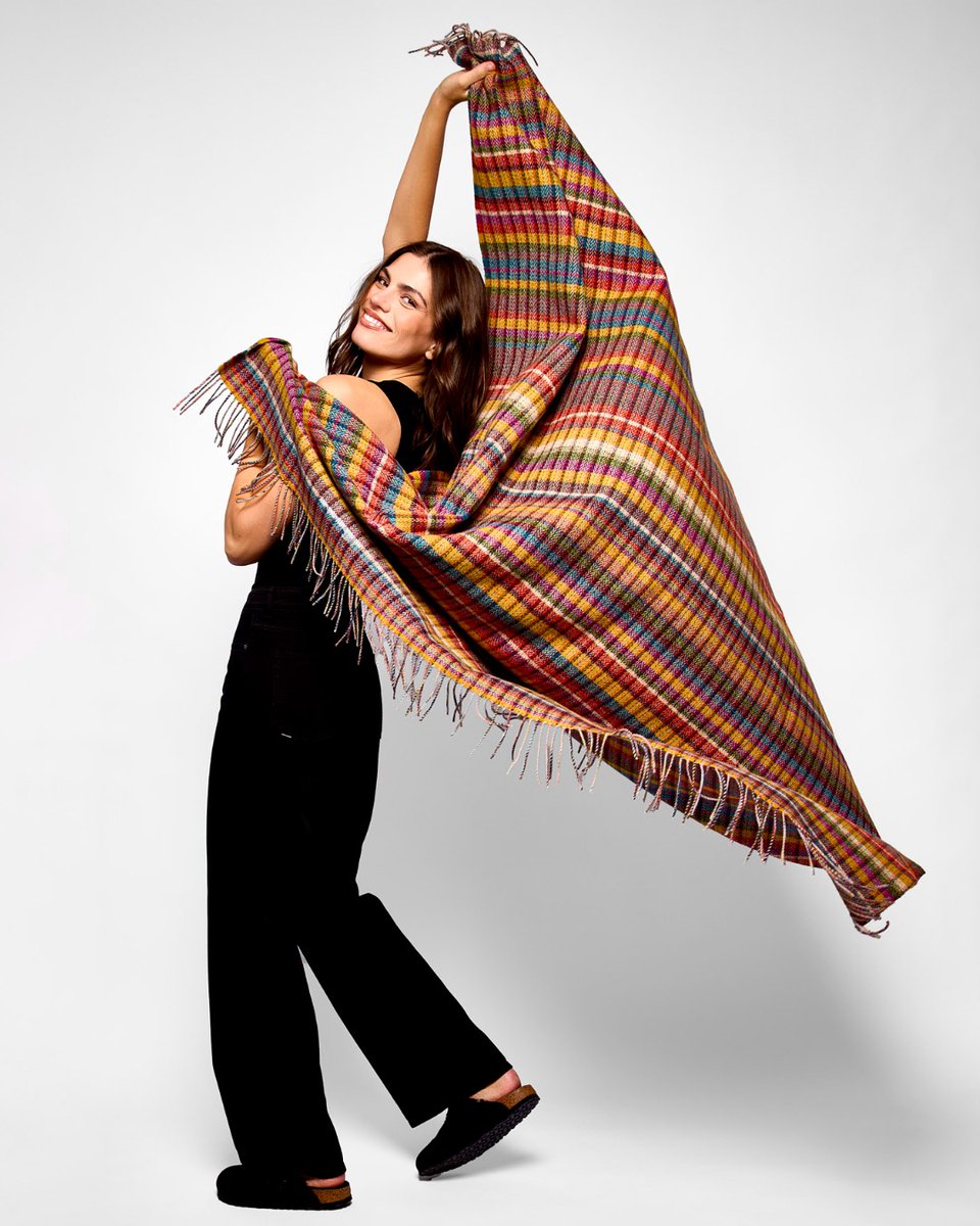 Snuggle up this evening, we’re headed straight to the couch! Nothing like being wrapped up and cosy in our favourite Avoca throw woven in our mill in Co. Wicklow!

Shop our throws in-store and online! 

#CenturyThrow