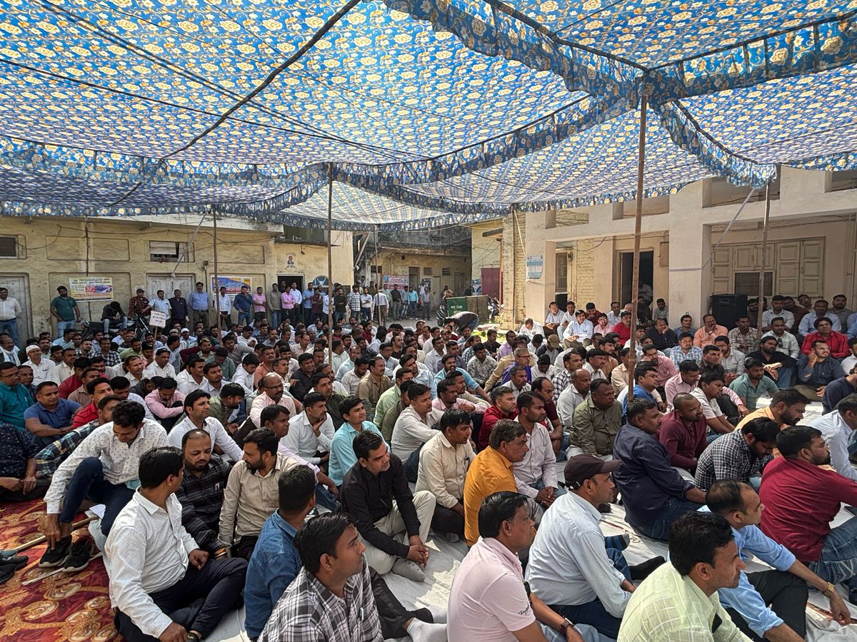 *बिजली के निजीकरण के विरोध में संघर्ष समिति के केंद्रीय पदाधिकारीयो का आज जनपद सहारनपुर व जनपद मुजफ्फरनगर में दौरा कर विशाल जन जागरण सभाएं की।*

इंकलाब जिंदाबाद 
"24 मार्च मेरठ चलो" 
"9 अप्रैल लखनऊ चलो"