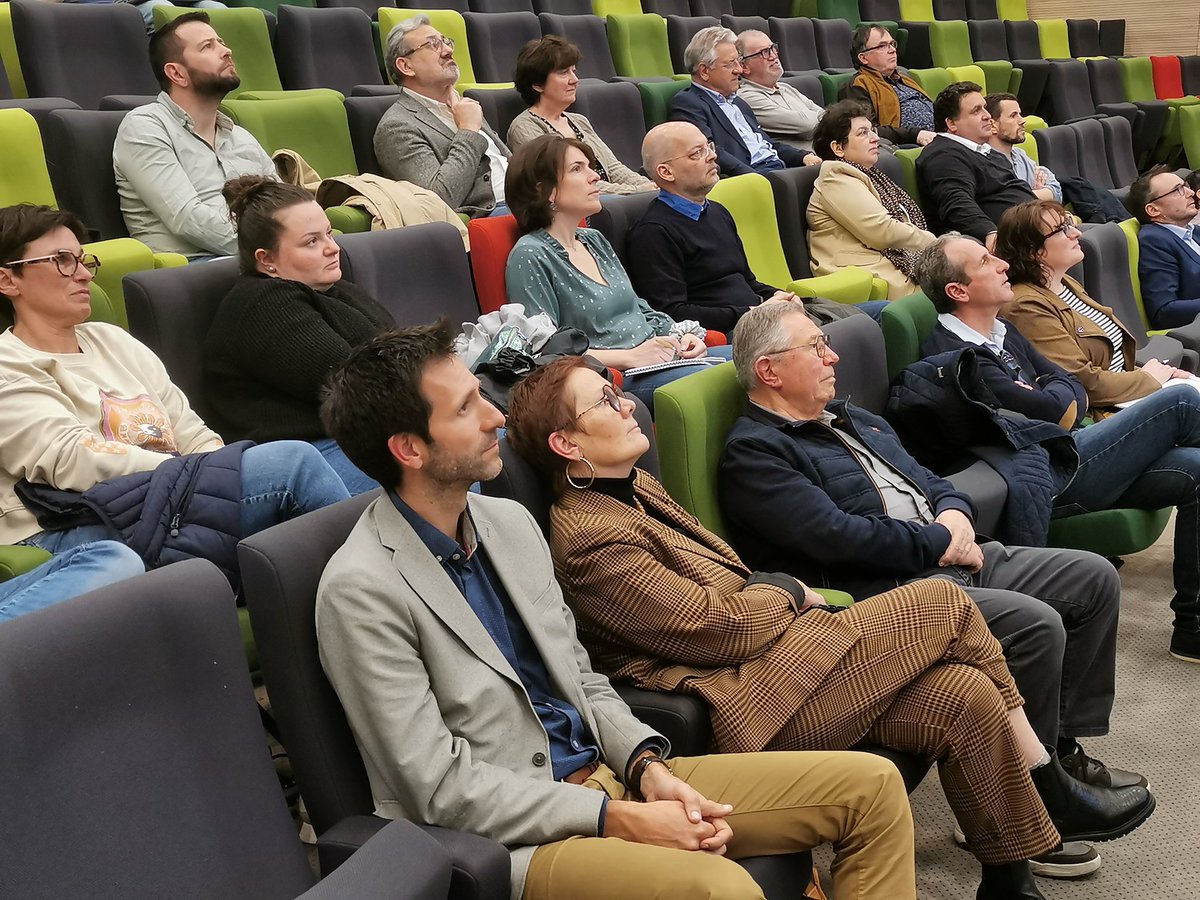MSA Dordogne, Lot et Garonne (@msa_dlg) on Twitter photo Avec ce colloque sur les risques chimiques, organisé ce soir au <a href="/CA_16_24/">CA Charente-Périgord</a> de Bergerac, la #msa_dlg et le SPST 19-24 lancent une belle collaboration pour partager leurs expériences, leurs expertises médicales et de prévention, mises au service de leurs différents publics. Avec ce colloque sur les risques chimiques, organisé ce soir au <a href="/CA_16_24/">CA Charente-Périgord</a> de Bergerac, la #msa_dlg et le SPST 19-24 lancent une belle collaboration pour partager leurs expériences, leurs expertises médicales et de prévention, mises au service de leurs différents publics.