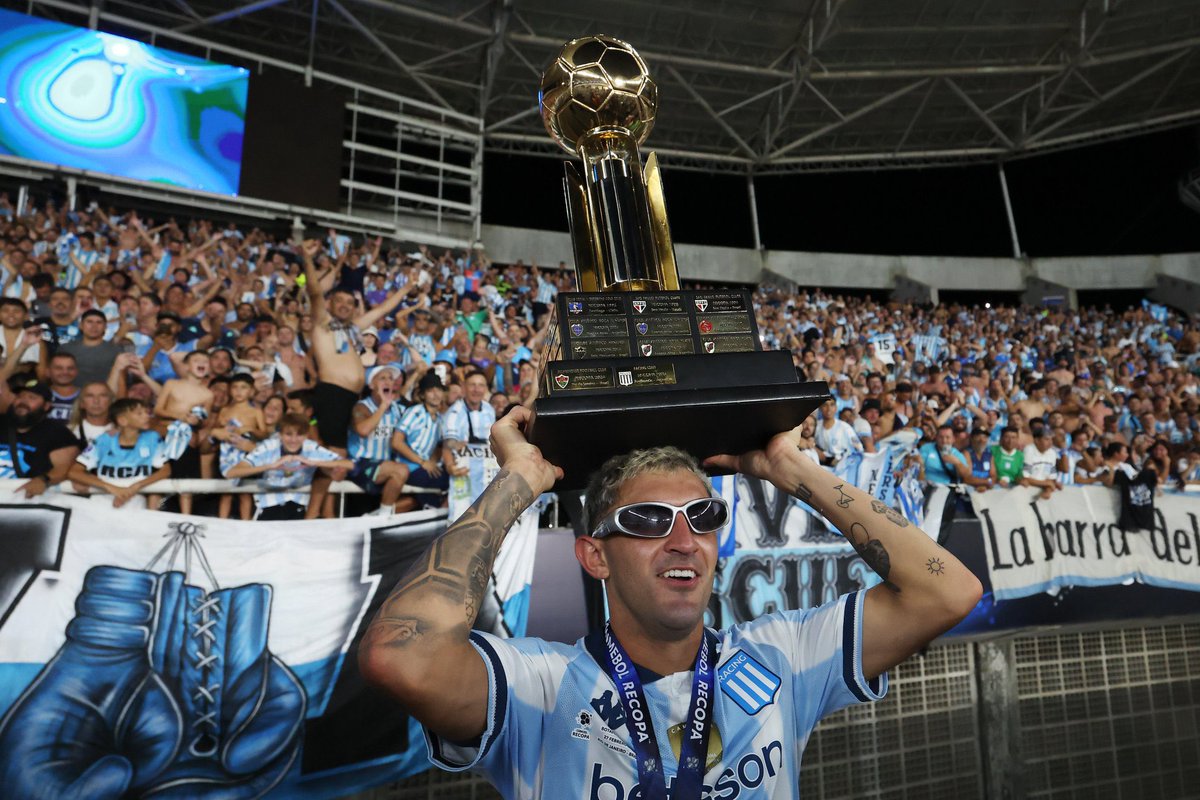 PlanetaRacing's tweet photo. Porque no …🏆 ?

#RacingAlMundialDeClubes https://t.co/xxoflQQdQV