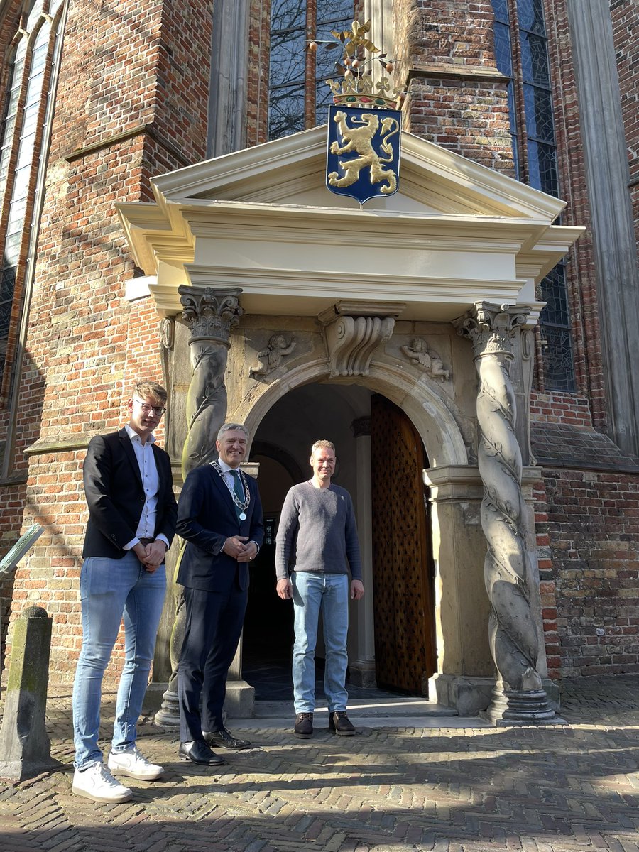 Het Oranjepoortje van de Grote of Jacobijnerkerk is gerenoveerd. Omdat dit mede door een legaat van mijn vader tot stand is gekomen, mocht ik de heropening (als burgemeester en als zoon van) verrichten.