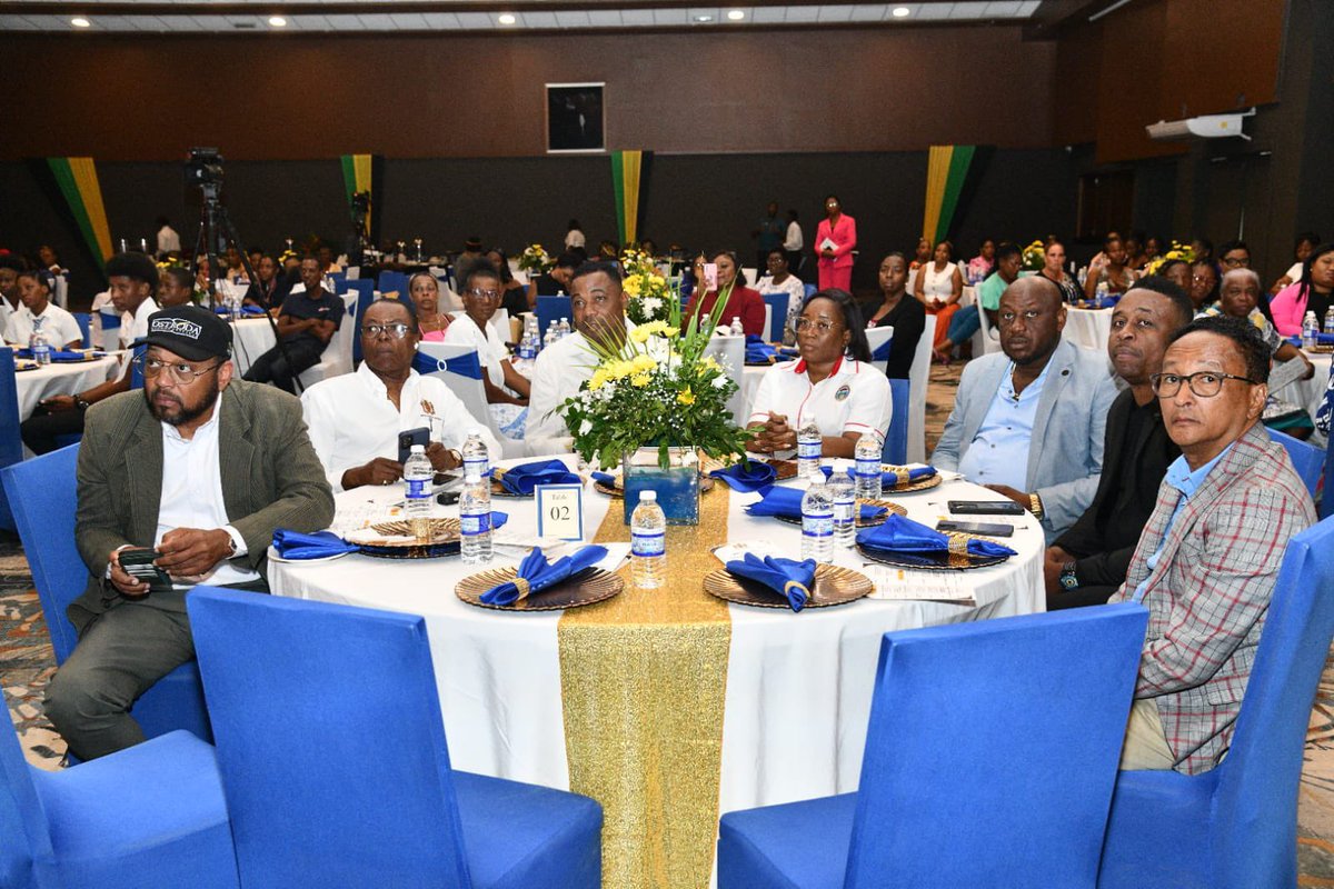 LocalGovJa's tweet image. Today, the Ministry’s Agency, the Board of Supervision is honoring 62 students who have performed exceptionally well in PEP, CXC, CAPE and the Tertiary level. #LocalGovAtWork #SocialProtection