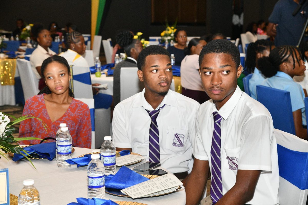 LocalGovJa's tweet image. Today, the Ministry’s Agency, the Board of Supervision is honoring 62 students who have performed exceptionally well in PEP, CXC, CAPE and the Tertiary level. #LocalGovAtWork #SocialProtection