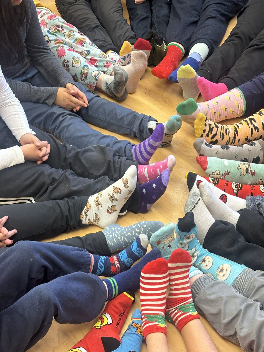 JGeorgopoulos96's tweet photo. We rocked our socks today for #WorldDownSyndromeDay 🧦 in CPE  @CHNortonHDSB https://t.co/PKOvf3ODli
