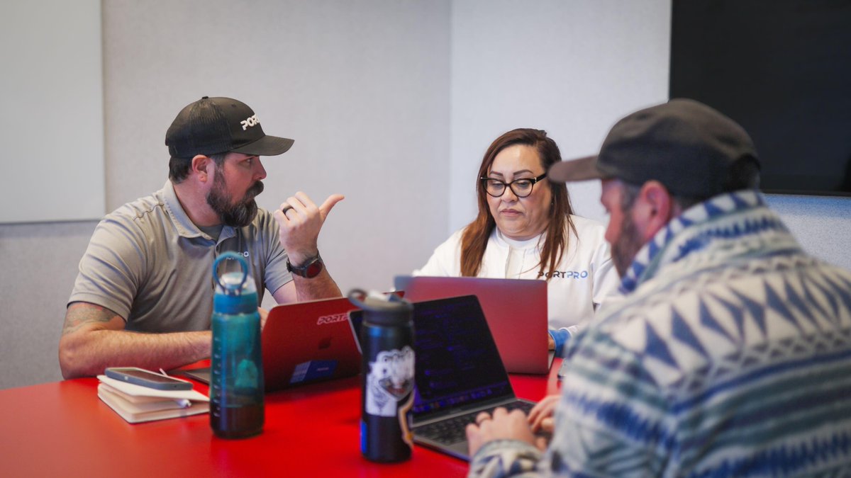 PortProtms's tweet image. Our onboarding team is thriving in our new Long Beach office, working together, sharing knowledge, and growing every day! 🚀
#PortPro #TruckingTech #logistic #Teamwork #LongBeach #Onboarding #newoffice
