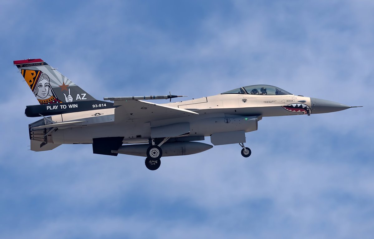 cay89455610's tweet image. JINGA1 RTB Tucson with the new paint for the Gamblers.