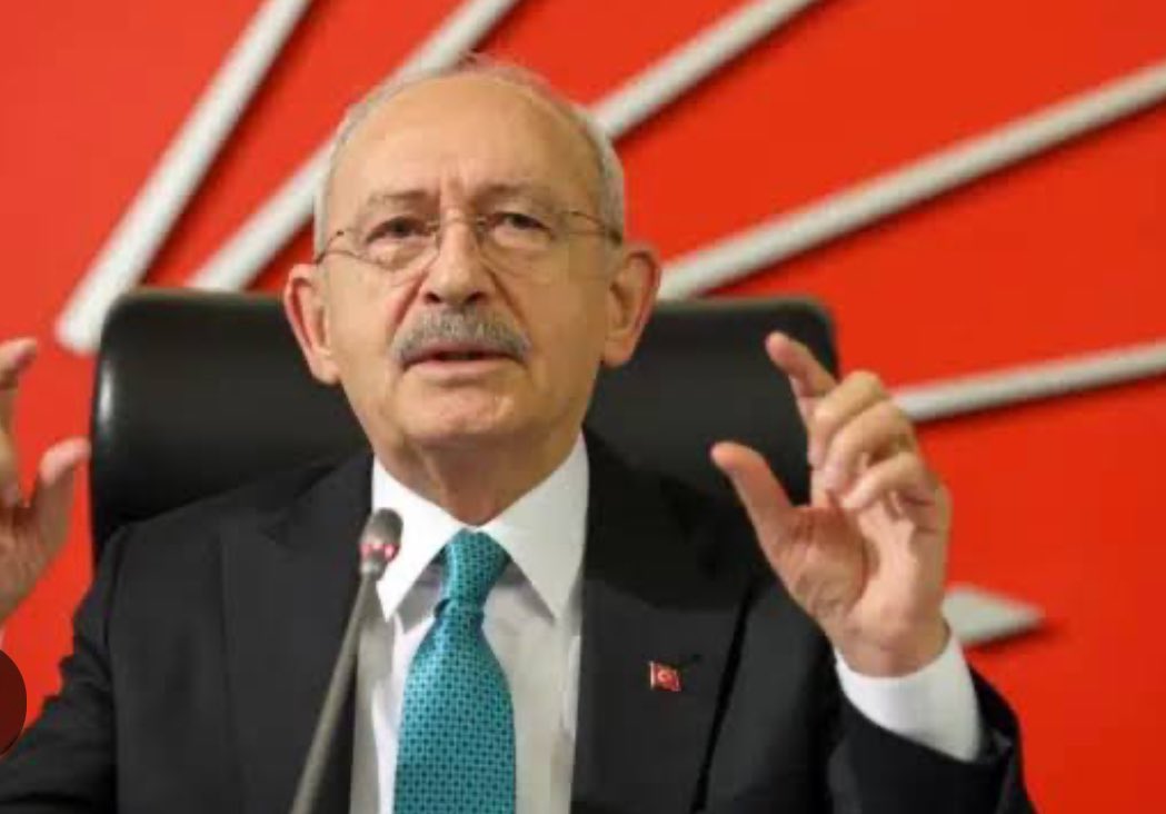 2 milyon 500 bin geçersiz oyun kullanılmasına izin verip itiraz dahi etmeyen; 
son 15 yılımızı kara deliğe sokan Kemal Kılıçdaroğlu 

Tarih seni affetmeyecektir.