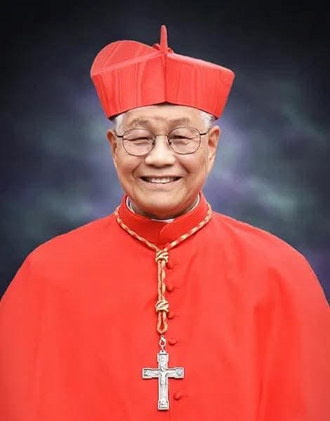 지성용 신부

교황청 유흥식 성직자성 장관께서 중요한 발언을 하셨기에 여기  옮겨 적습니다.

한국 천주교회 성직자, 수도자, 형제자매님들, 동포 여러분!
 
평안하십니까?
 
저와 가까운 언론에 종사하는 분들, 사회 지도층과 종교계의 많은 분이 저에게 프란치스코 교황님의 건강을 걱정하고,