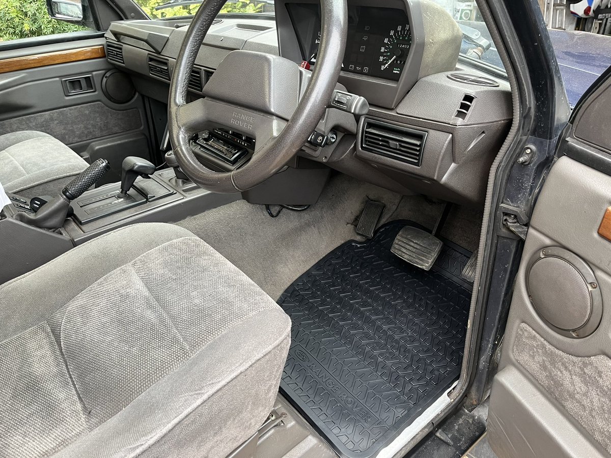 ShropsAeroPig's tweet image. A good show at the @NECRestoShow - pleasure to meet @ChrisFM52E and admire his B3 Audi 80 and I came away with OEM floor mats for the Range Rover Classic (from Atkinson engineering next to auction area) and a local specialist prepared to investigate &amp;amp; fix the coolant leak! #RRC