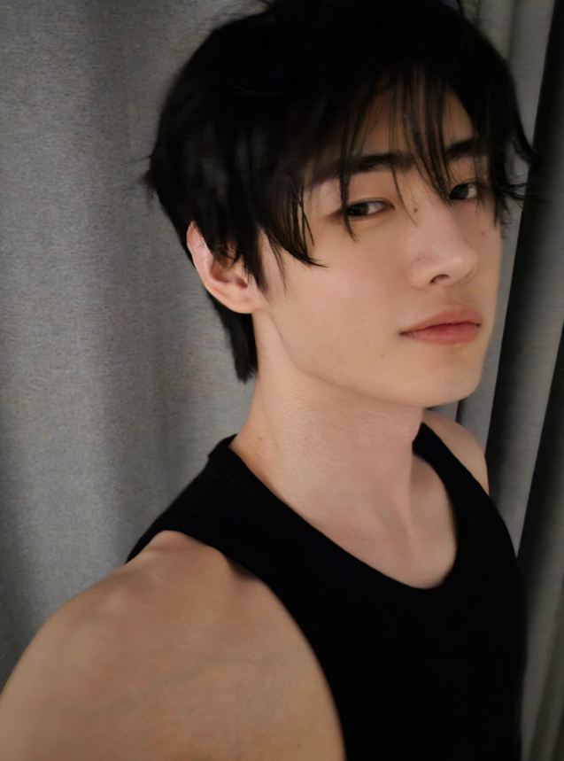Sunghoon of ENHYPEN looks realllllllllly good in new photos.