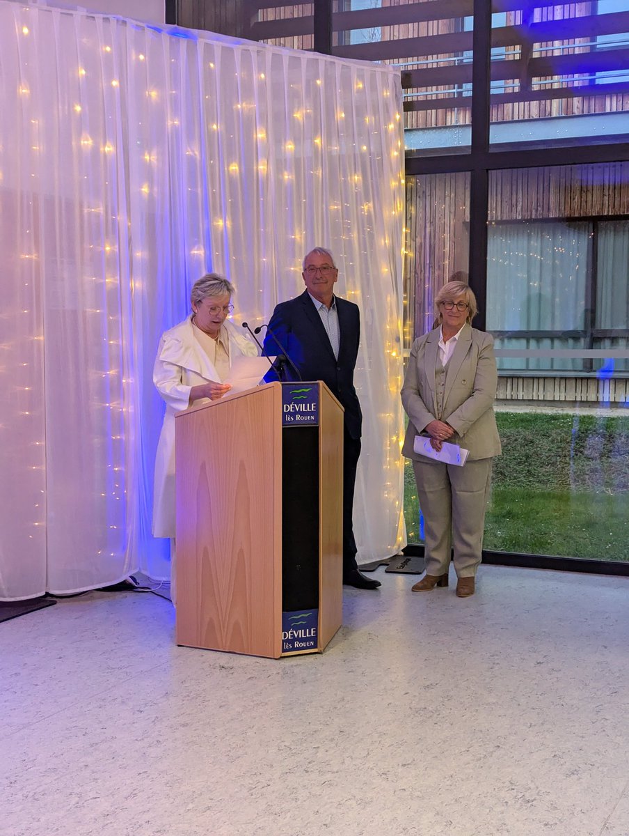 BoucaultAline's tweet photo. 55 ans, ça se fête ! Heureuse d’être présente à #DevilleLesRouen pour célébrer les 55 ans du comité des fêtes et surtout pour honorer une présidente exceptionnelle, Annette Boutigny. https://t.co/Wj65WxcF71