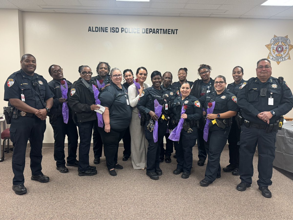 AldinePolice's tweet image. This #WomensHistoryMonth, we honor the incredible women of our police department who lead with strength, compassion, and commitment every day. Your service inspires the next generation and uplifts our community. 💙🚔 #WomenInLawEnforcement #aldineimpact
