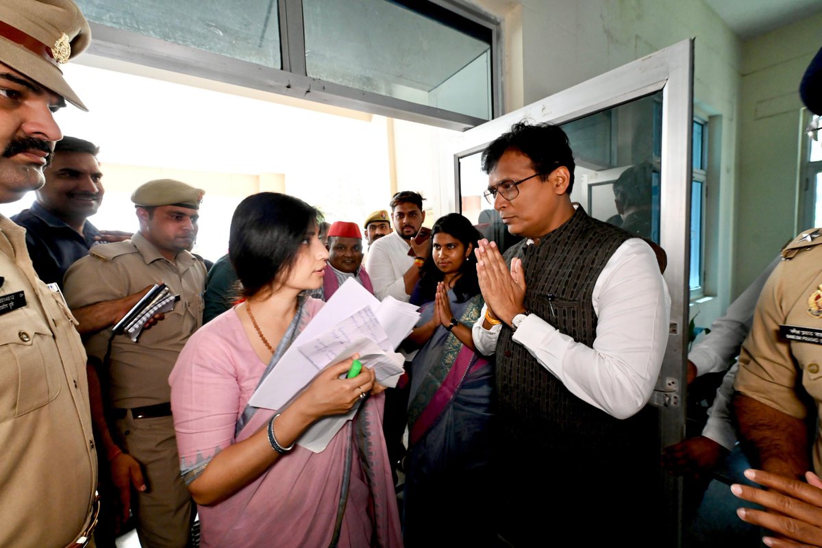 Dimple Yadav (@dimpleyadav) on Twitter photo рдЖрдЬ рдореИрдирдкреБрд░реА рдореЗрдВ рдЬрд┐рд▓рд╛ рд╡рд┐рдХрд╛рд╕ рд╕рдордиреНрд╡рдп рдПрд╡рдВ рдирд┐рдЧрд░рд╛рдиреА рд╕рдорд┐рддрд┐ рдХреА рдмреИрдардХ рдореЗрдВ рд╕рдореНрдорд┐рд▓рд┐рдд рд╣реЛрдХрд░ рд╡рд┐рдХрд╛рд╕ рдХрд╛рд░реНрдпреЛрдВ рдкрд░ рдЪрд░реНрдЪрд╛ рдХреА рдПрд╡рдВ рдЖрд╡рд╢реНрдпрдХ рджрд┐рд╢рд╛ рдирд┐рд░реНрджреЗрд╢ рджрд┐рдПред рдЖрдЬ рдореИрдирдкреБрд░реА рдореЗрдВ рдЬрд┐рд▓рд╛ рд╡рд┐рдХрд╛рд╕ рд╕рдордиреНрд╡рдп рдПрд╡рдВ рдирд┐рдЧрд░рд╛рдиреА рд╕рдорд┐рддрд┐ рдХреА рдмреИрдардХ рдореЗрдВ рд╕рдореНрдорд┐рд▓рд┐рдд рд╣реЛрдХрд░ рд╡рд┐рдХрд╛рд╕ рдХрд╛рд░реНрдпреЛрдВ рдкрд░ рдЪрд░реНрдЪрд╛ рдХреА рдПрд╡рдВ рдЖрд╡рд╢реНрдпрдХ рджрд┐рд╢рд╛ рдирд┐рд░реНрджреЗрд╢ рджрд┐рдПред