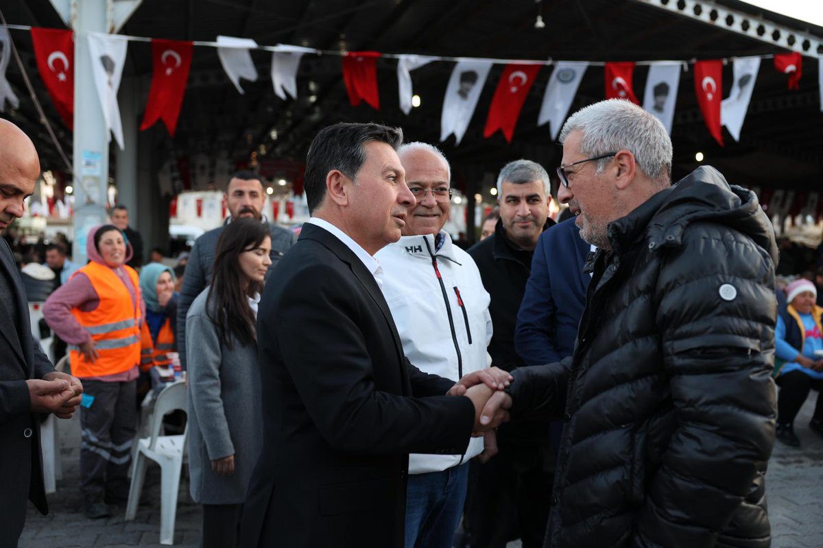 Bugün Büyükşehir İftar Yemeğimiz için Köyceğiz’deydik. 
Belediye Başkanımız Ali Erdoğan ve İlçe Başkanımız Tanju Satılmış ile birlikte hemşehrilerimizle aşımızı, soframızı, Ramazan’ın huzuru ve bereketini paylaştık.