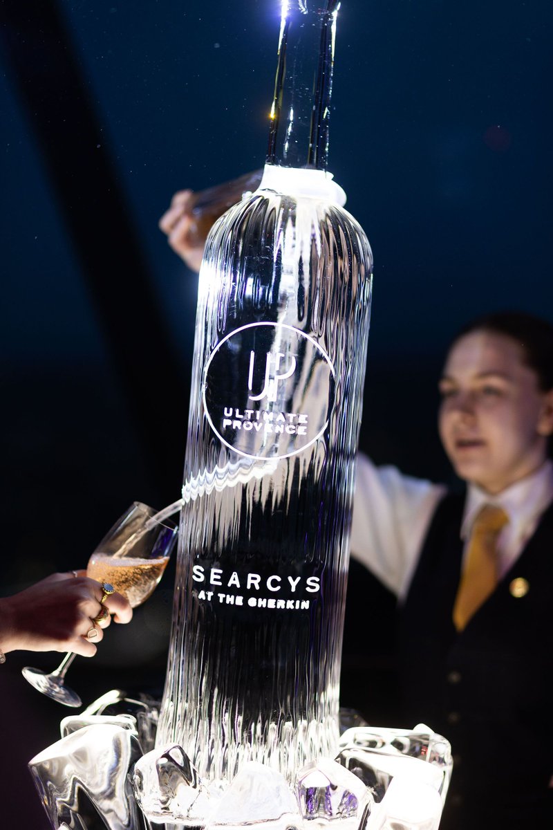 A bottle that melts expectations- Not your average bottle… because it’s ICE. 🧊🔥❄️ 

📷: @theultimateprovence