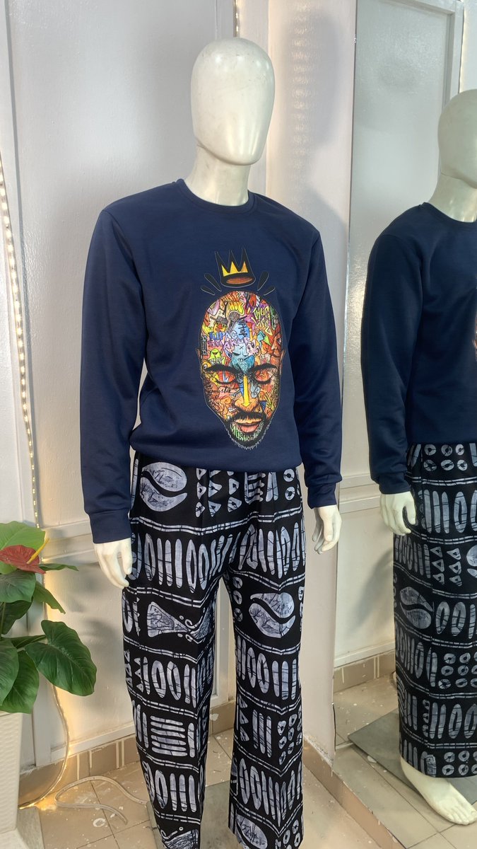 sisi_moji's tweet image. Frame 1 -20,000 top only
Frame 2 - Sweatshirt 40k (top and pant)
Frame 3 - 70k ( kaftan and cap)
Frame 4 - 50k (top and pant )
Location- Ibadan
Contact +2348074149797