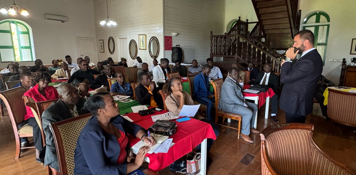 ULCCHaiti's tweet photo. L'@ULCCHaiti, avec le support de ses partenaires, multiplie les efforts afin de réaliser sa mission. A Jacmel, dans le Sud-est, les experts de l'@ULCCHaiti et de l'@ONUDC ont formé cette semaine des acteurs judiciaires dans le domaine spécialisé de la lutte anti-corruption. https://t.co/8GcO31BgHb