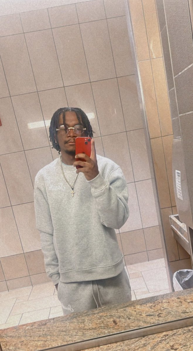 SeantheMartian_'s tweet image. Last remaining faithful black man