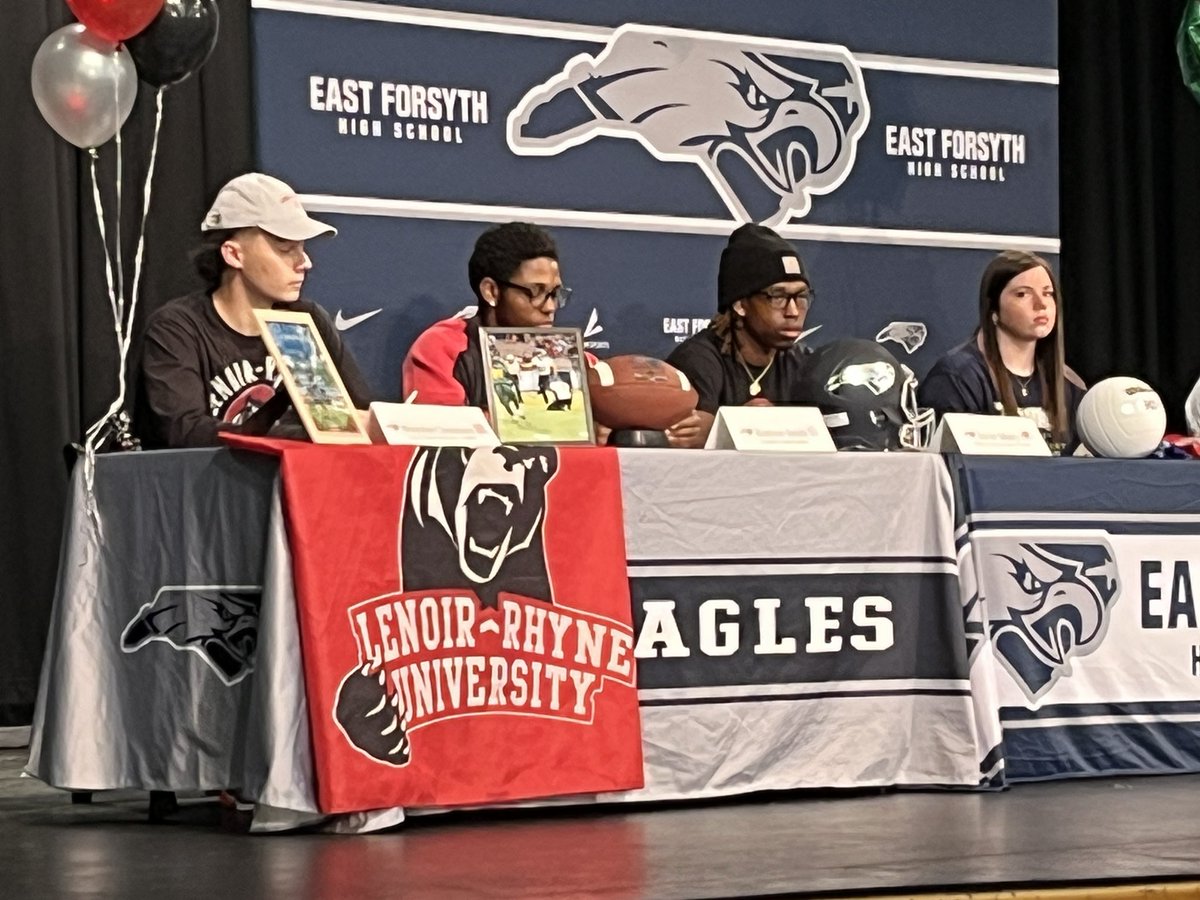 EFHS_Football's tweet photo. Congratulations to 3 more Eagles moving on to the Next Level!!! @BCresimore @d1kenyons @_MurryJ #Dare2BGreat @CoahWillert @CVaughan598 @Whick_44 https://t.co/9JPv6Ieng8
