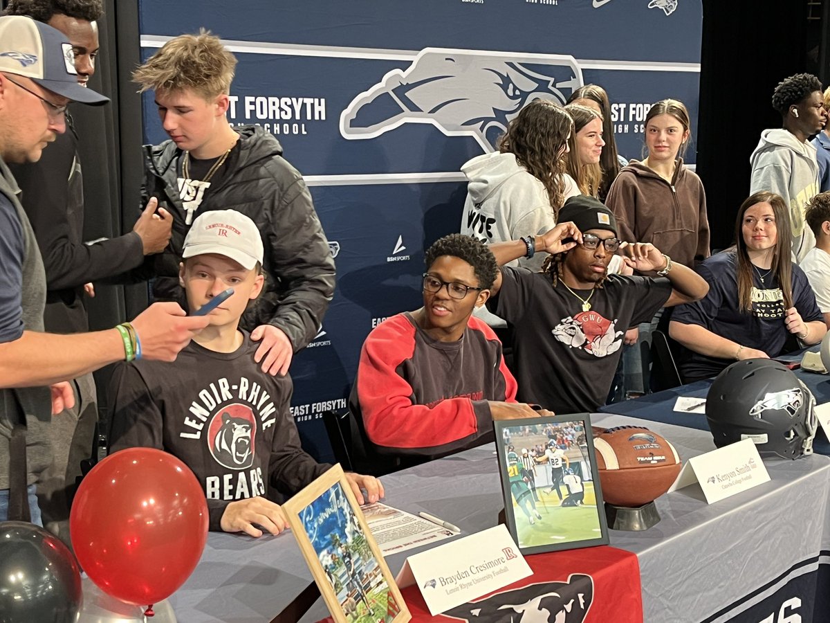 EFHS_Football's tweet photo. Congratulations to 3 more Eagles moving on to the Next Level!!! @BCresimore @d1kenyons @_MurryJ #Dare2BGreat @CoahWillert @CVaughan598 @Whick_44 https://t.co/9JPv6Ieng8