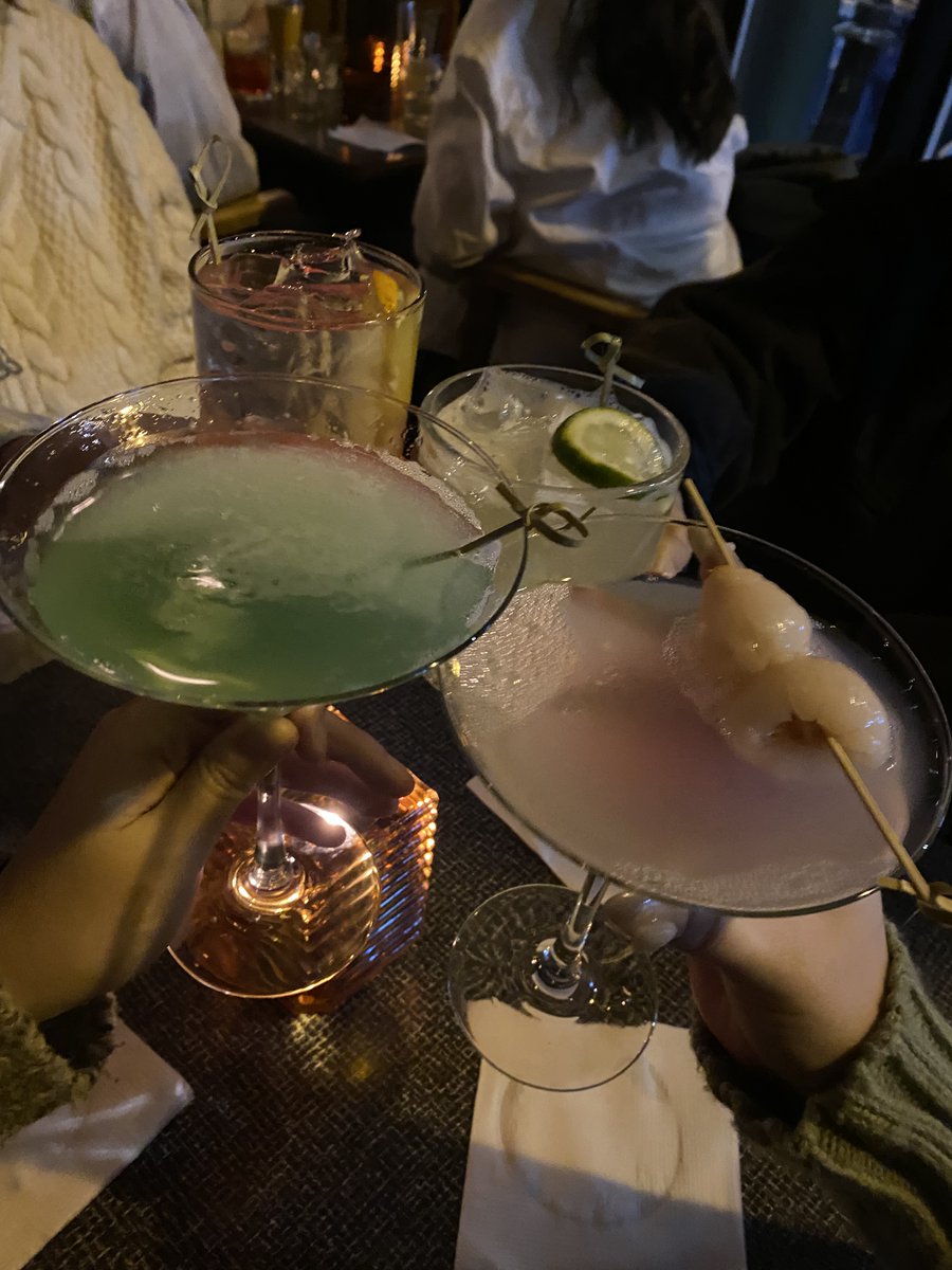 izzynne's tweet photo. nights before spring https://t.co/42lRGd3syu