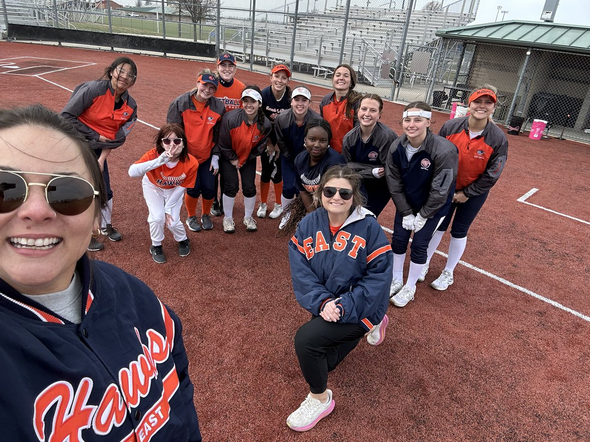 CoachGOlatheE's tweet photo. We love a windy spring break morning practice! @oehawkssoftball #getstacked #team>self https://t.co/9wS5rbQFrx