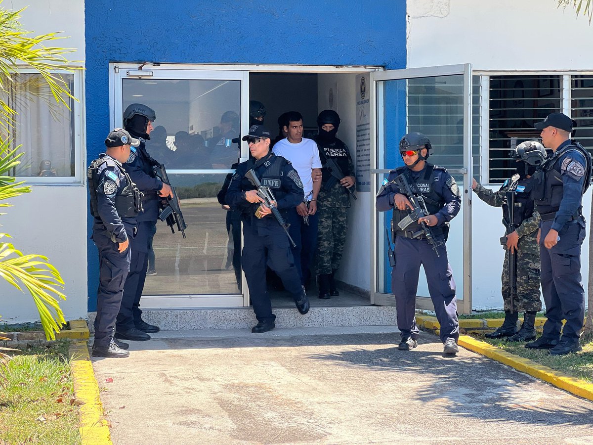 dpi_honduras's tweet image. #Extraditable

Policía Nacional traslada a extraditable a autoridades de los Estados Unidos

Leer mas...👇
facebook.com/share/p/1ET2sA…